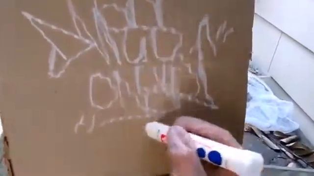 Создавать фантастические граффити японским твёрдым маркером