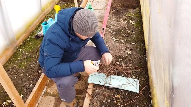 Сделал незамерзающий кран. Сходили на рыбалку. Деревенские будни. смотреть онлайн