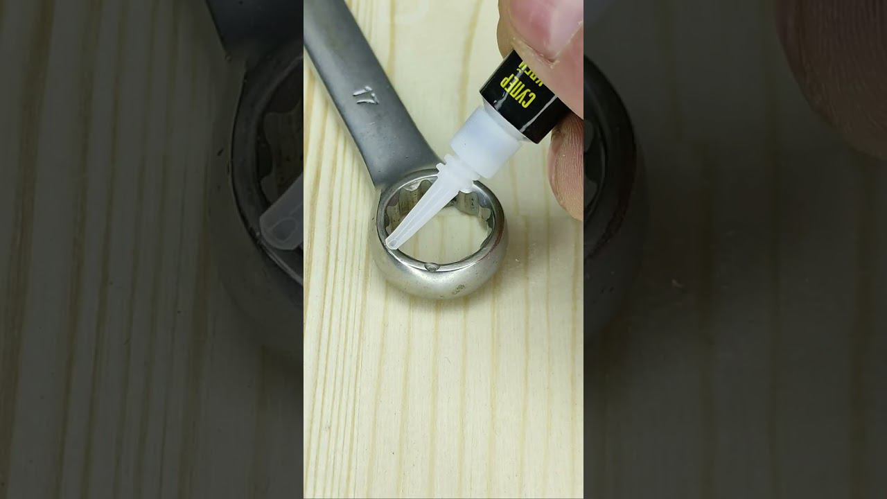 Мастера вам это не покажут! Как можно легко и быстро закрутить болт гаечным ключом? #shorts смотреть онлайн