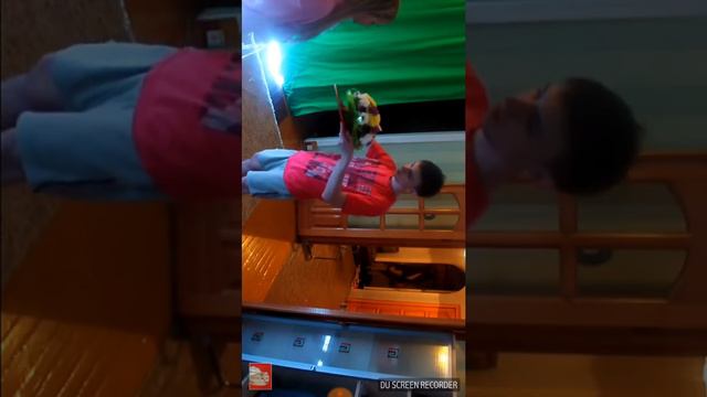 Меня выгоняют из дома смотреть онлайн
