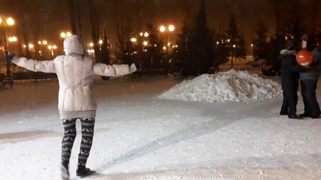 Стану солнцем!??/Танцы в парке Горького Харьков февраль 2021 смотреть онлайн
