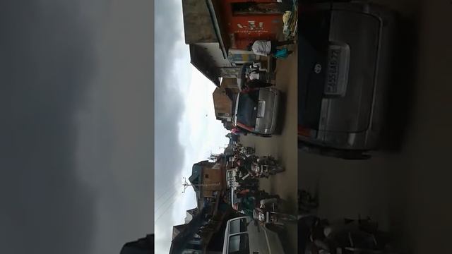 Едем по Букаву, два квартала от центра смотреть онлайн