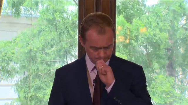 Tim Farron: 'arrogant' Theresa May should resign смотреть онлайн