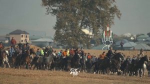 Бузкаши – традиционный зрелищный вид конного спорта в Таджикистане.
