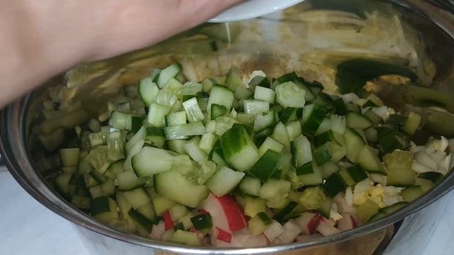 ОКРОШКА на квасе с колбасой самый вкусный рецепт OKROSHKA on kvass with sausage delicious recipe смотреть онлайн