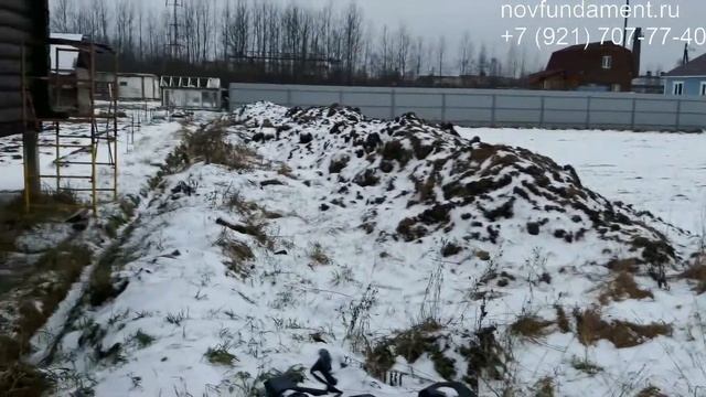 Фундамент на железобетонных сваях в Великом Новгороде спустя год смотреть онлайн