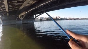 Рыбалка на Воронежском водохранилище. Ловля окуня на микроджиг. Стритфишинг.