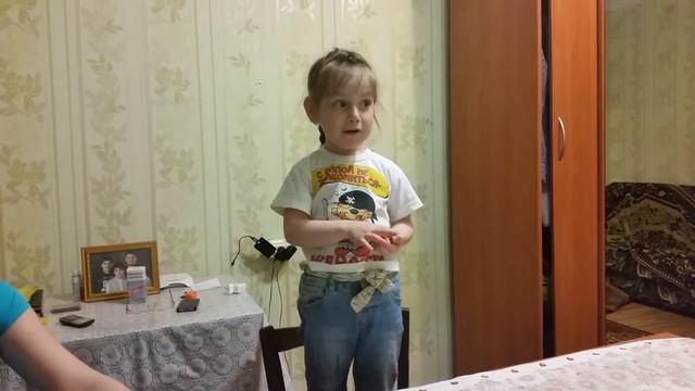 девочка Алина поет в 4 года смотреть онлайн