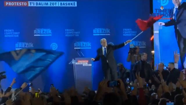 Ex-Albanian President Punched Live | Sali Berisha Left With Black Eye During Anti-Govt Protest смотреть онлайн