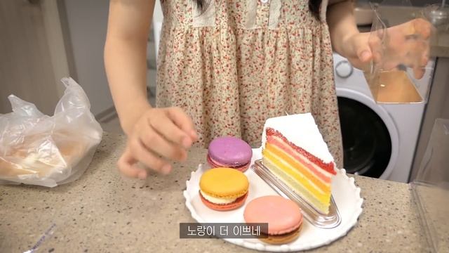 SUB•VLOG? 라이스페이퍼 탕수육이랑 칼칼한 베이컨 김치찌개 만들어 먹기?, 오랜만에 뿌링클 조진 자취생 브이로그ㅣ바나나오픈토스트,소세지김치볶음밥, 공화춘불닭, 텔파 언박싱