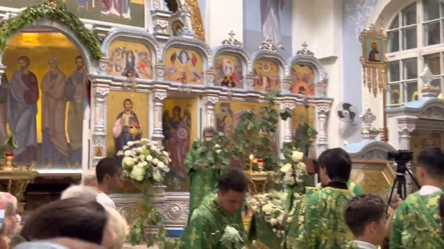 День Святой Троицы в Ташкенте смотреть онлайн