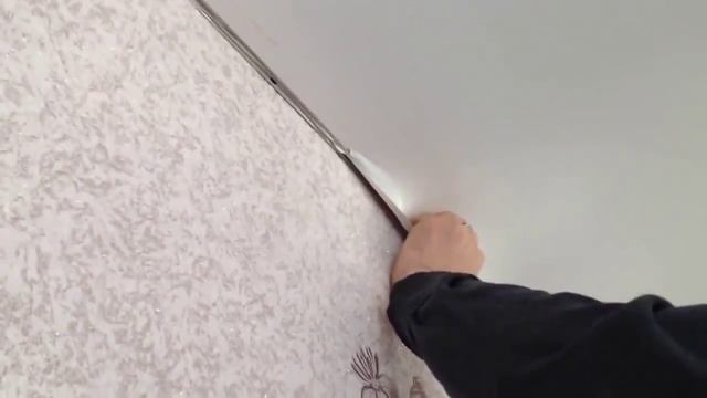 Ремонт пореза натяжного потолка своими руками конструкция с клиновой системой смотреть онлайн