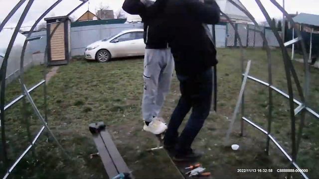 Видео сборки теплицы «Дачный Идеал Домик». Часть 1 смотреть онлайн