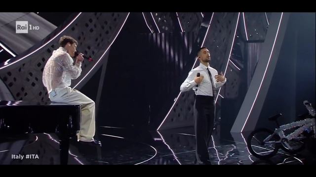 Mahmood, BLANCO - Brividi (LIVE Sanremo 2022) смотреть онлайн