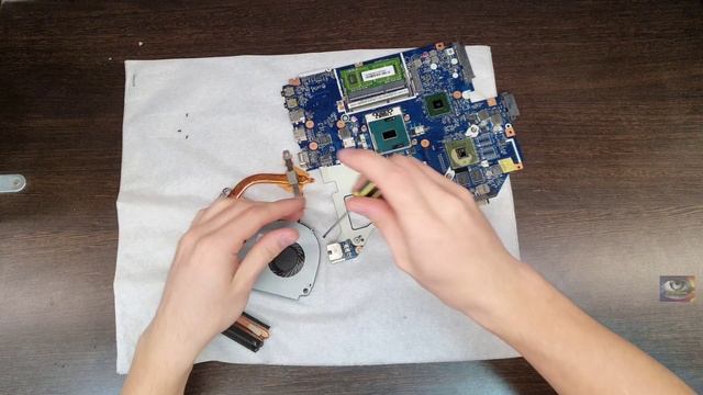 Acer 253-mg-20204g50Mnks Обслуживание ноутбука. разборка чистка. греется ноутбук. смотреть онлайн