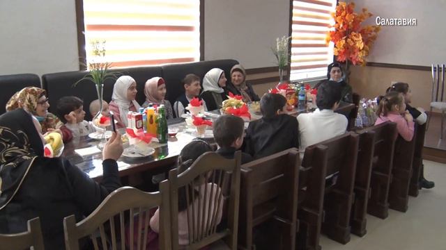 Праздник для детей к Новому году смотреть онлайн