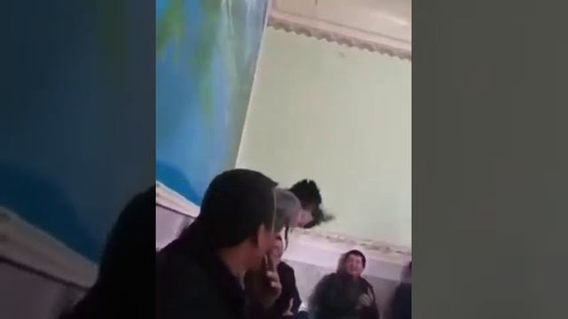 Анаира Шармандаги Меган Як духтар дар байни мардо смотреть онлайн