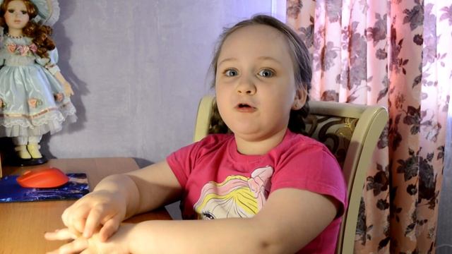 Ульяна рассказывает стихотворение, "У лукоморья дуб зелёный...." смотреть онлайн