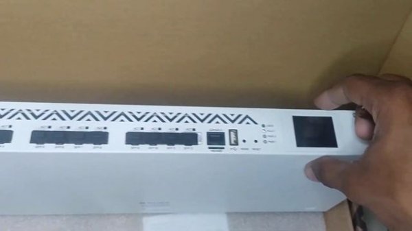 UNBOXING CCR1016-12S-1S+ Mikrotik Cloud Core Router. Desempacando