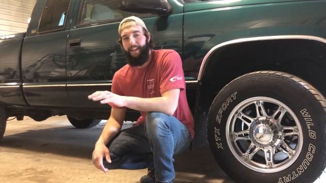 Leveled 1996 Chevy Silverado on 33s + Fitment смотреть онлайн