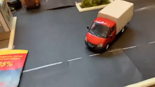 Модель машины ГАЗ-3302! Масштаб 1/43. ГАЗель фургон. смотреть онлайн