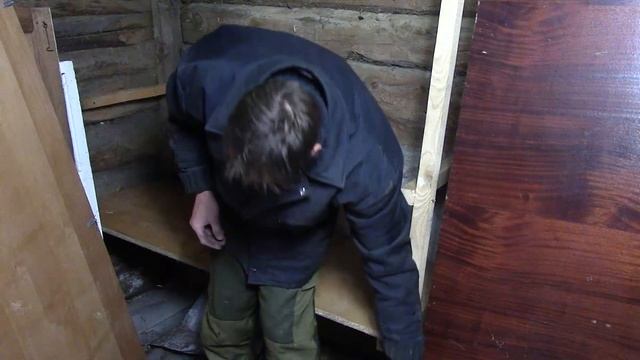 А В САРАЕ КОНЬ НЕ ВАЛЯЛСЯ | ДЕЛАЮ СТЕЛЛАЖИ | УБОРКА САРАЯ В ДЕРЕВНЕ | ОДИН ХУДОЖНИК В ДЕРЕВНЕ смотреть онлайн