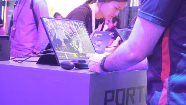 ROG Strix XG17: l'anteprima del primo monitor da gaming portatile! смотреть онлайн