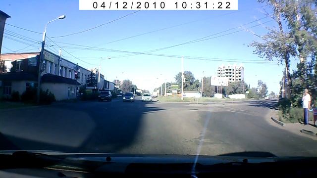 Задумчивая барышня за рулем, Омск смотреть онлайн