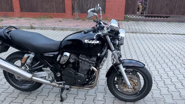 Suzuki GSX 750 Inazuma