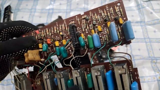 Разбор магнитофона ссср Комета 225 на драгметаллы. смотреть онлайн