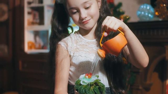 Миниатюрная леечка "Нашим Малышам". БИПЛАНТ смотреть онлайн