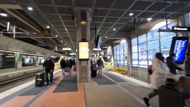 Travel to Arlanda airport from Stockholm., 2 easy way with Flygbussarna or Arlanda express. смотреть онлайн