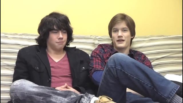Degrassi 11: Justin Kelly & Munro Chambers смотреть онлайн