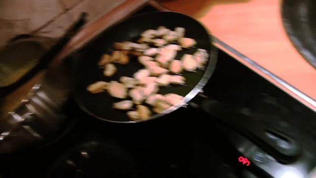 [Паста] Лингвини с морепродуктами в сливочном соусе смотреть онлайн