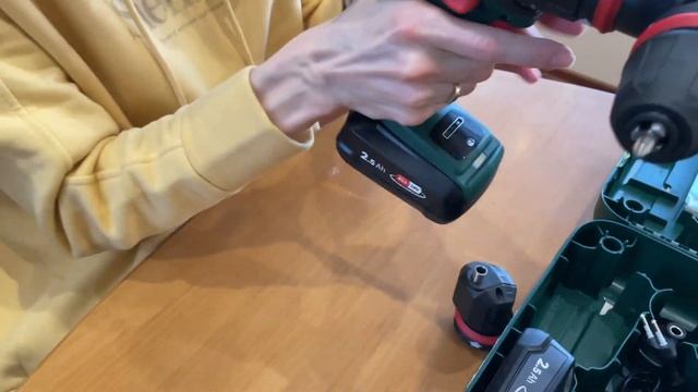 Отомстила мужу за сковородку - подарила ему шуруповерт)) Правда, не совсем обычный смотреть онлайн