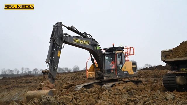 Truplant Volvo EC250 loading Prinoth tracked dumpers смотреть онлайн