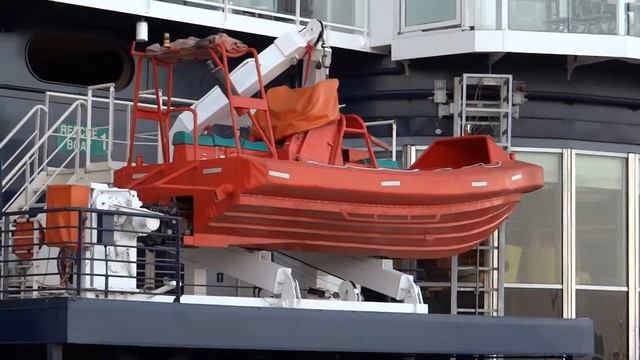 Порт Йокогамы терминал Осамбаси. Япония смотреть онлайн