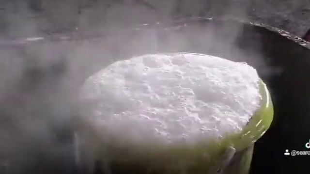 Готовим варево для смывки смолы с потолка смотреть онлайн