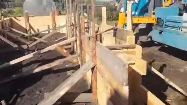 Заливка фундамента Бетононасосом. т.2-090-777 смотреть онлайн