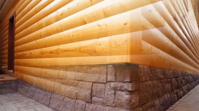 Деревянный , красивый забор и обшивка блок хаусом бани. Лесобаза.рф смотреть онлайн