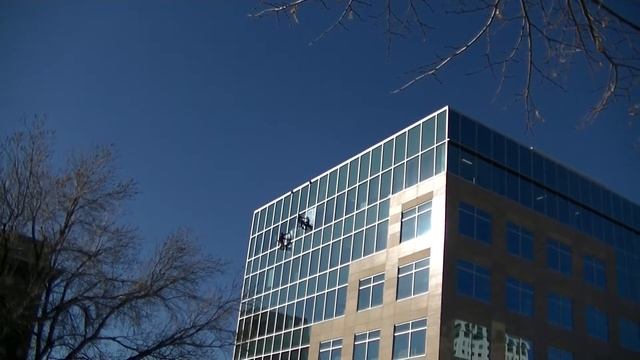 CLEAN UP WALL GLASS Как в США моют стёкла высотных домов смотреть онлайн