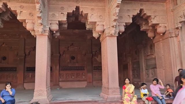 По следам старинного наследия в Красный Форт! Смогла пройти по билету для местных,а не для туристов смотреть онлайн