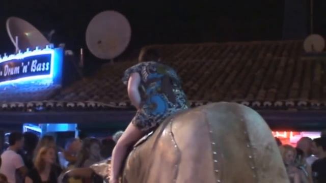 ALBUFEIRA TORO MECANICO .Portugal.Албуфейра ночью смотреть онлайн