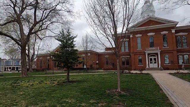 FLORIDA ROAD TRIP 2021! LA GRANGE, KENTUCKY. TRAIN TRACKS DOWN THE MIDDLE OF THE STREET? смотреть онлайн