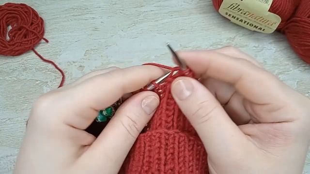 Манишка спицами 