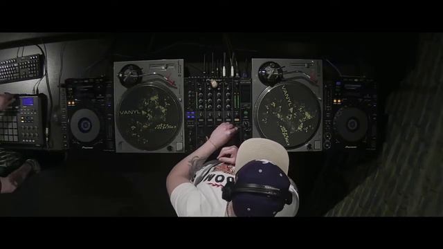 Darth Wise and Vecster feat. Luger - Drop Dealerz смотреть онлайн