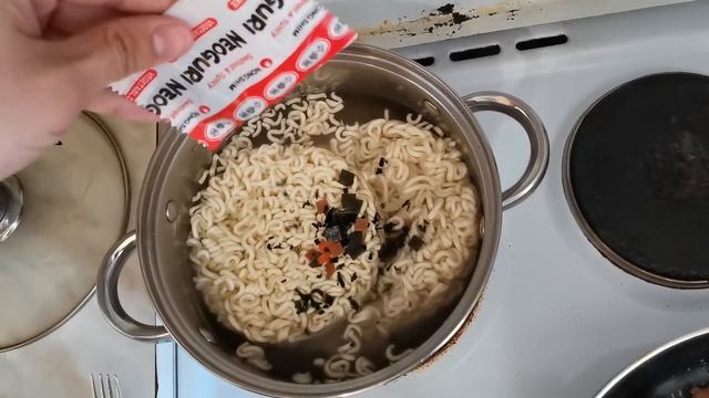 КАК ПРИГОТОВИТЬ КОРЕЙСКИЙ РАМДОН (ЧАПХАГУРИ) ИЗ ФИЛЬМА "ПАРАЗИТЫ" смотреть онлайн