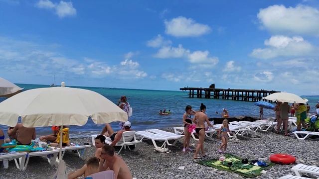 Лазаревское. Пляж Гренада. Мелкая галька. смотреть онлайн