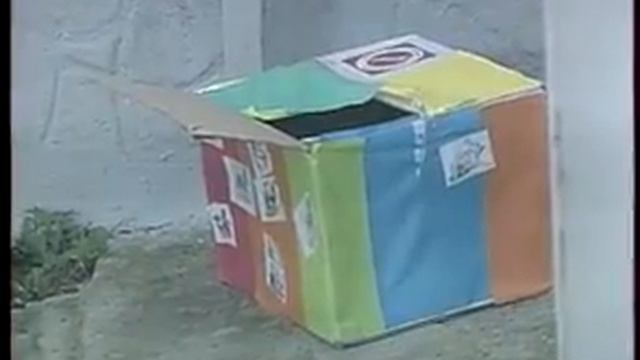 Обитателям зоопарка подарили игрушки смотреть онлайн