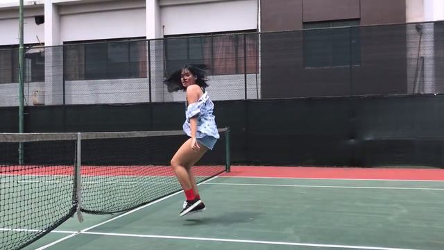 hayley kiyoko // curious (dance) 🌻 смотреть онлайн